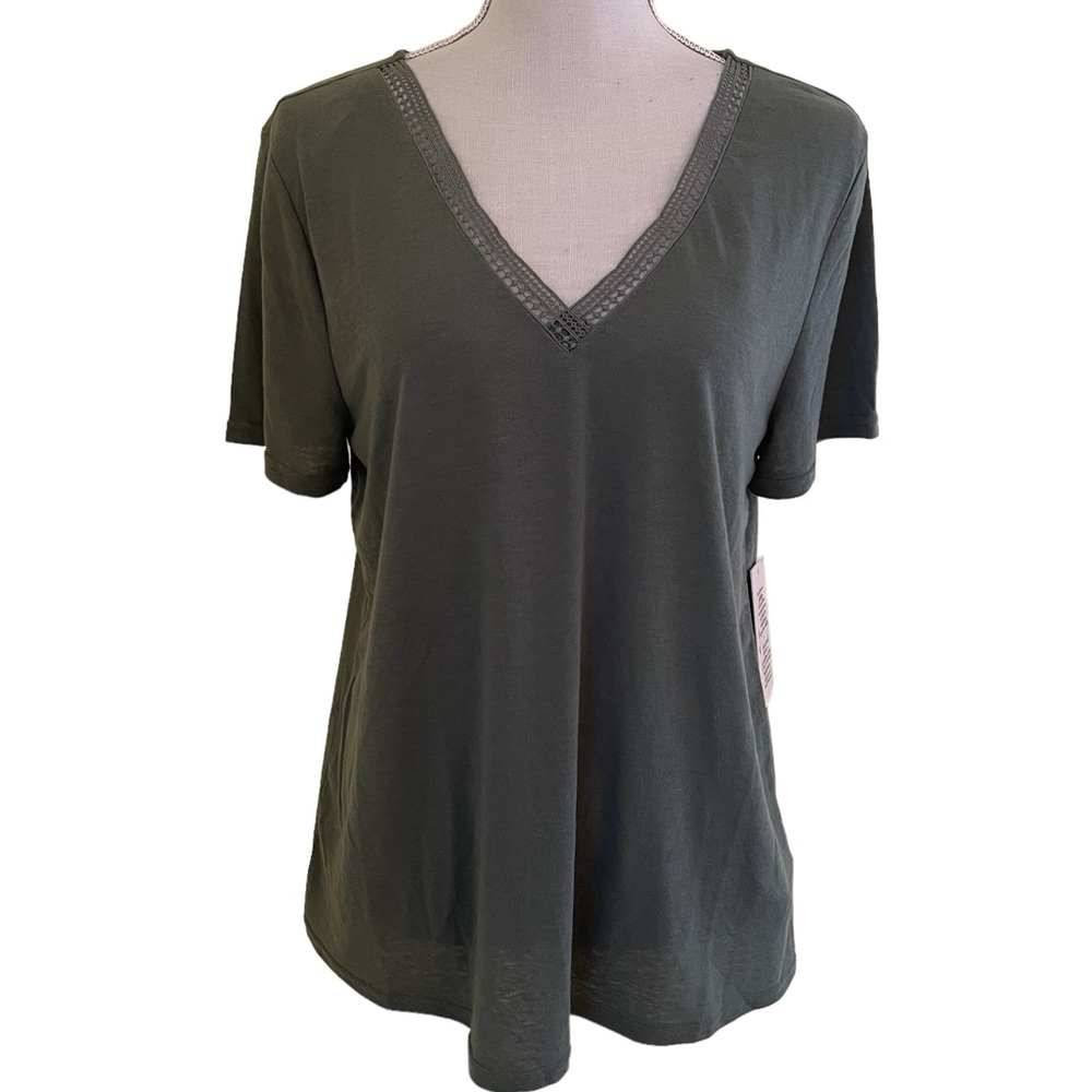 Nanette Nanette Lepore Sage Green V-Neck Lace Trim Tee L